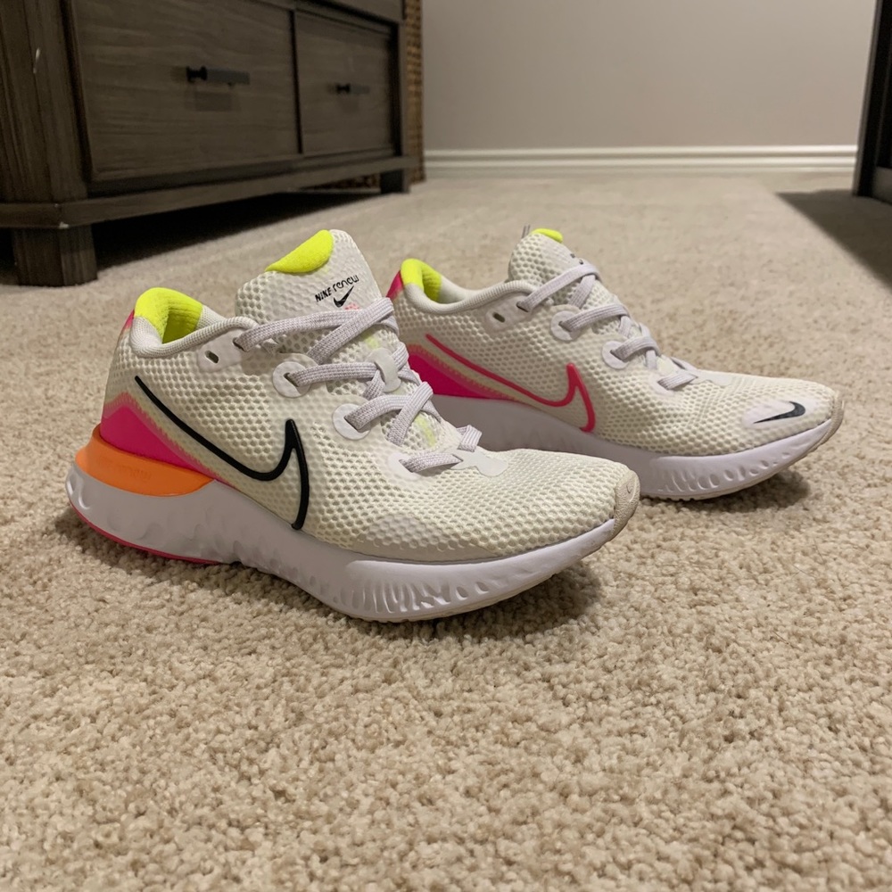 Womens Nike Renew